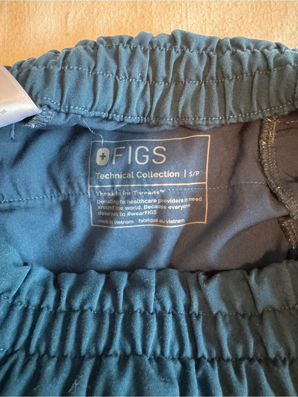 Figs Caribbean Blue Jogger Scrub Set - Picture 3 of 3